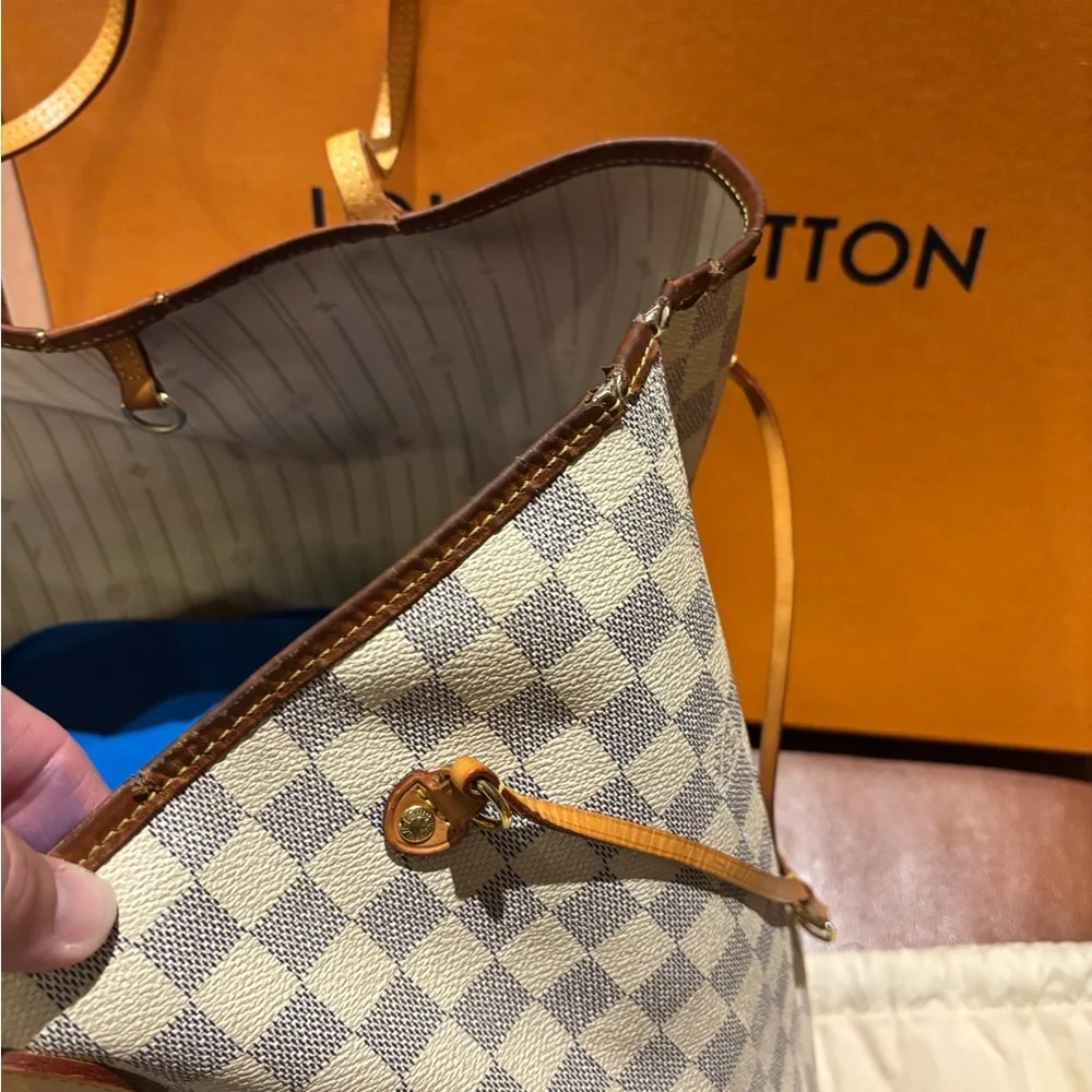 Louis Vuitton Damier Azur Canvas Tote in Ivory and Light Blue with Vachetta Trim - Picture 3 of 15